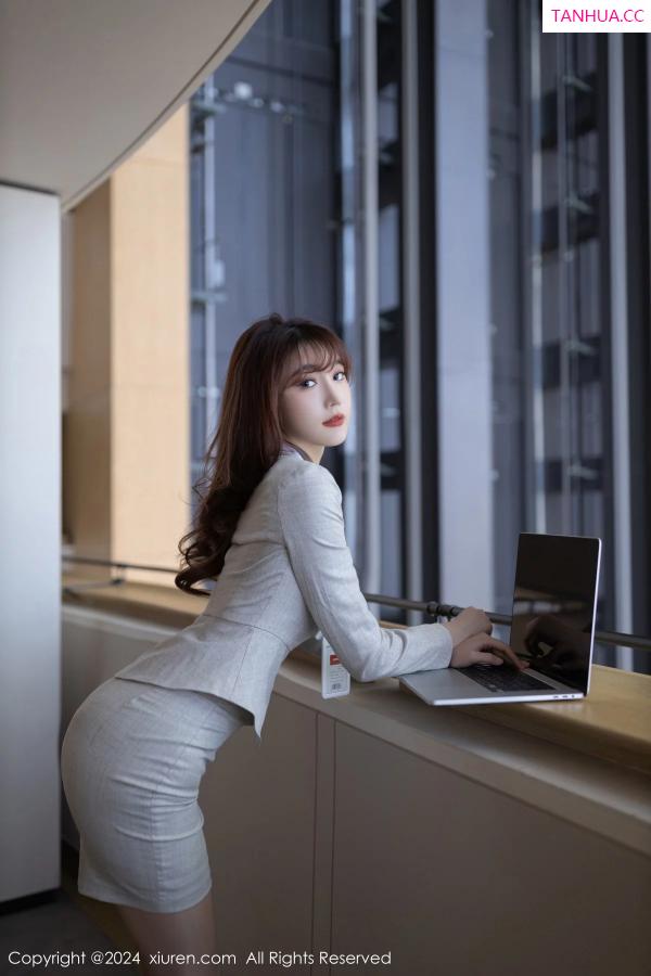 [XiuRen]高清写真图 2024.01.11 No.7949 陆萱萱 美腿丝袜